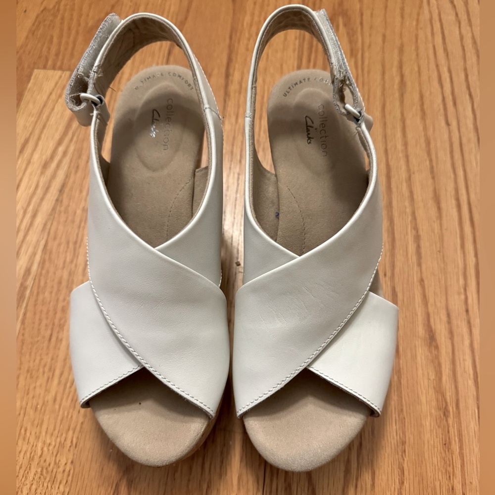 Clarks Artisan White Leather Wedge Sandals Sz 8
